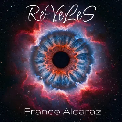 Un ojo azul y anaranjado en el centro de una nebulosa roja, rodeado de estrellas.
